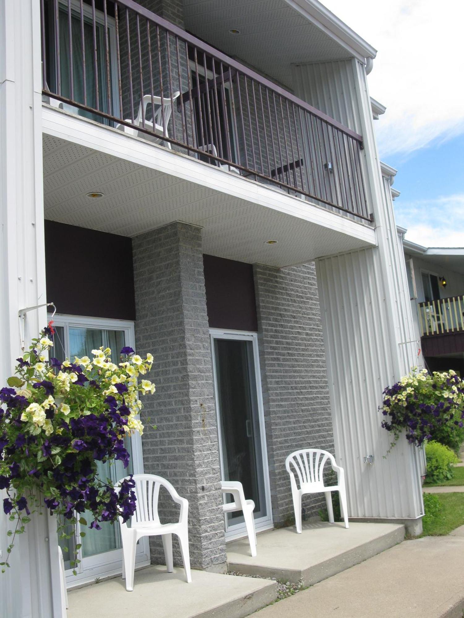 Motel De L'Anse A L'Eau Tadoussac Exterior foto